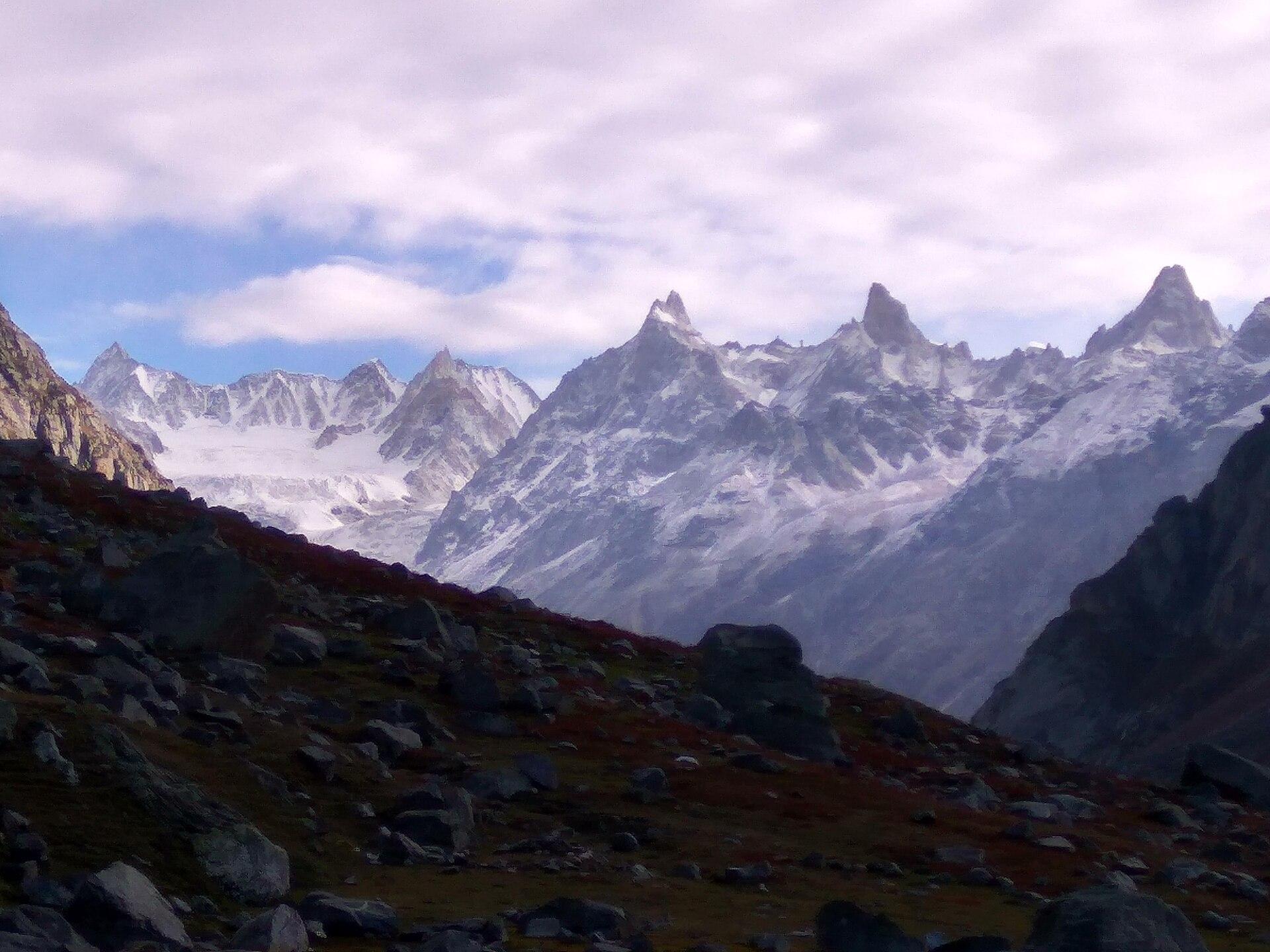 Hampta Pass scenery 5