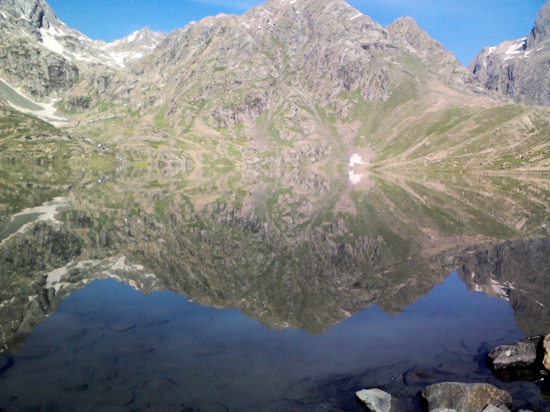 Kashmir Great Lakes scenery 4