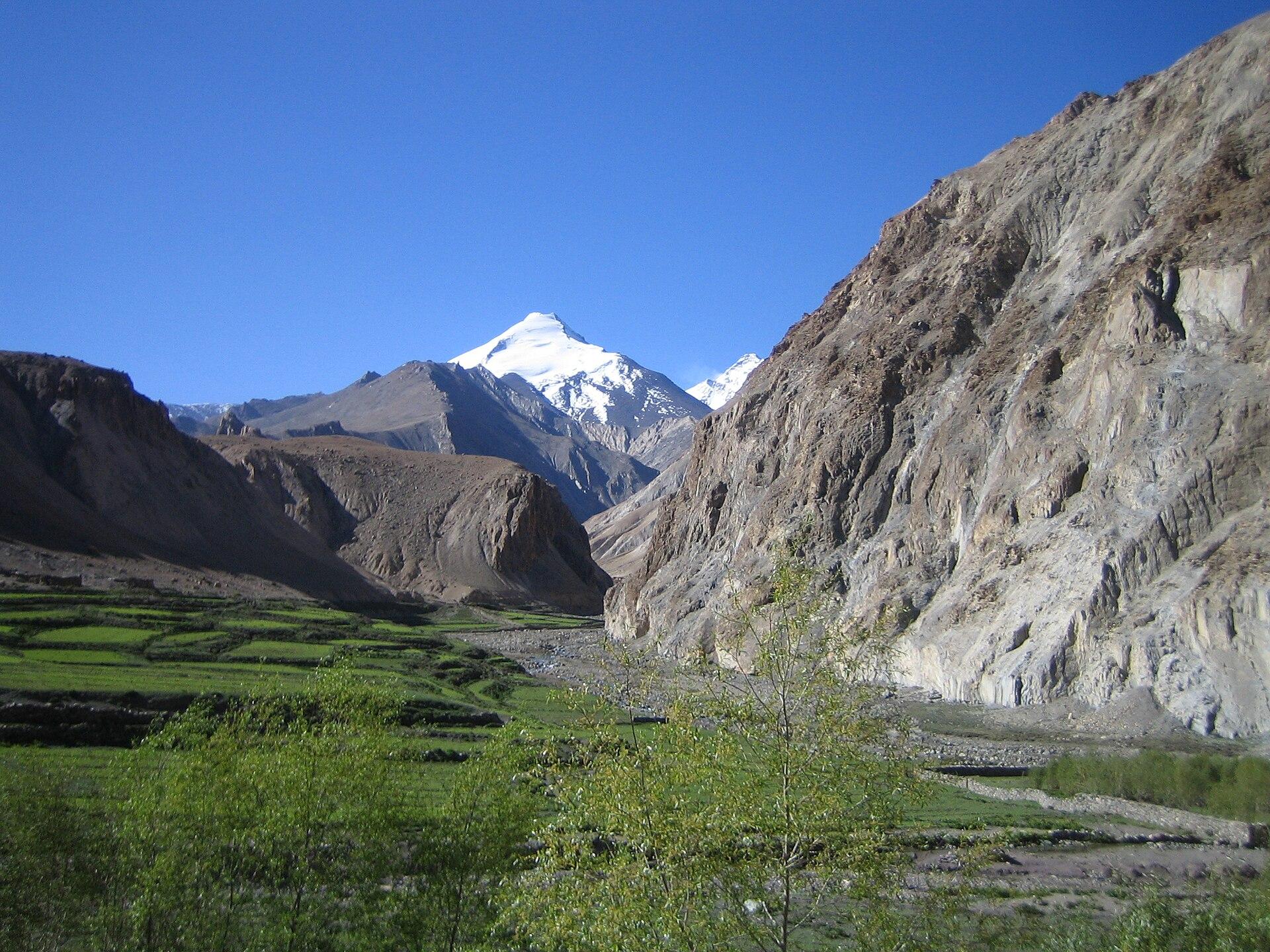 Kang Yatse II scenery 2