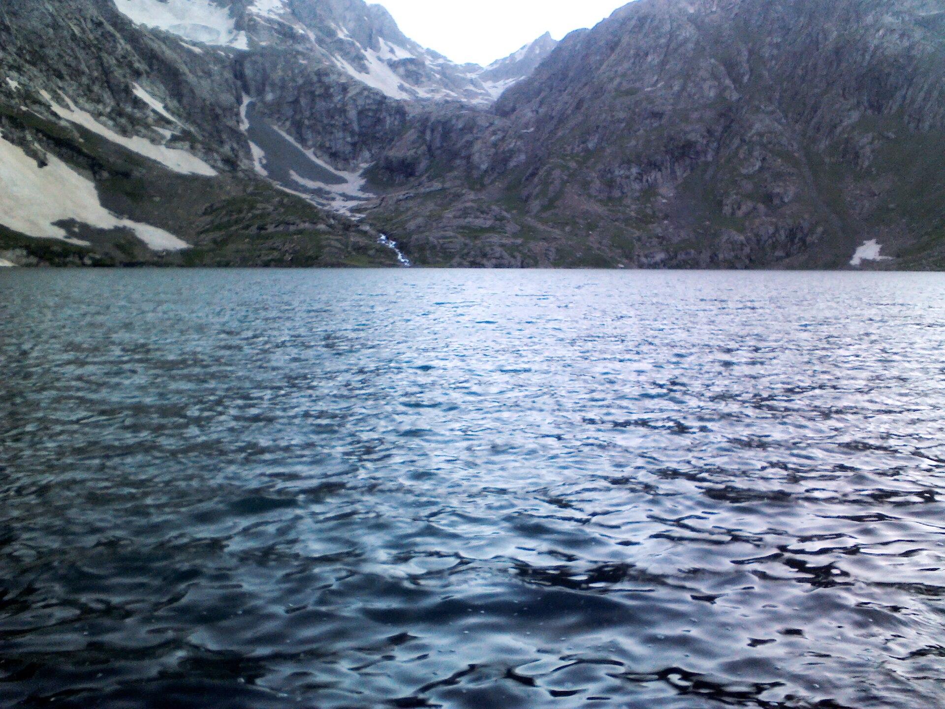 Kashmir Great Lakes scenery 3
