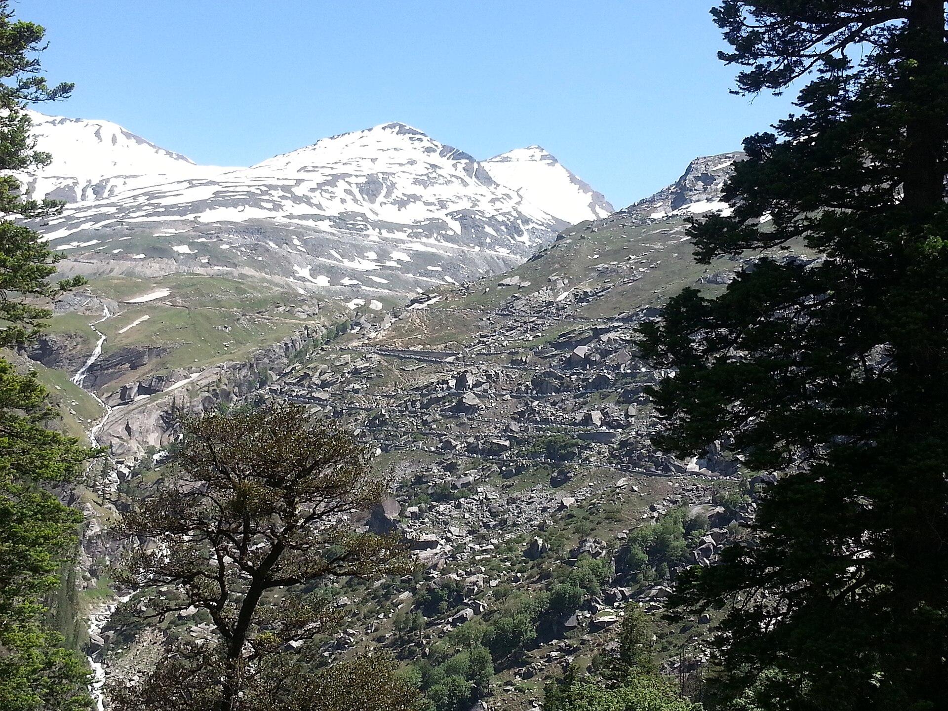Pin Bhaba Pass scenery 3