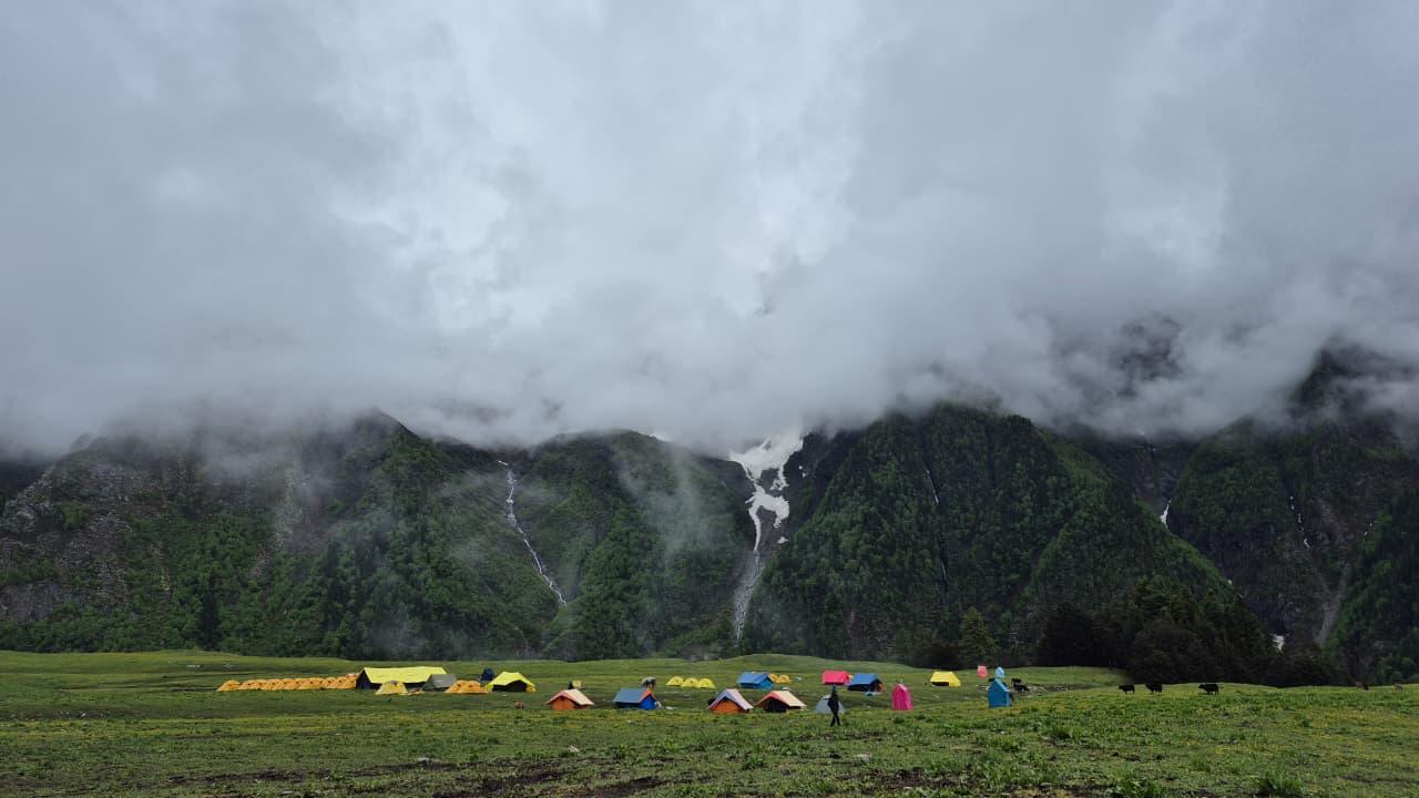 Buran Ghati — Forests, an alpine lake and a rappel off the pass