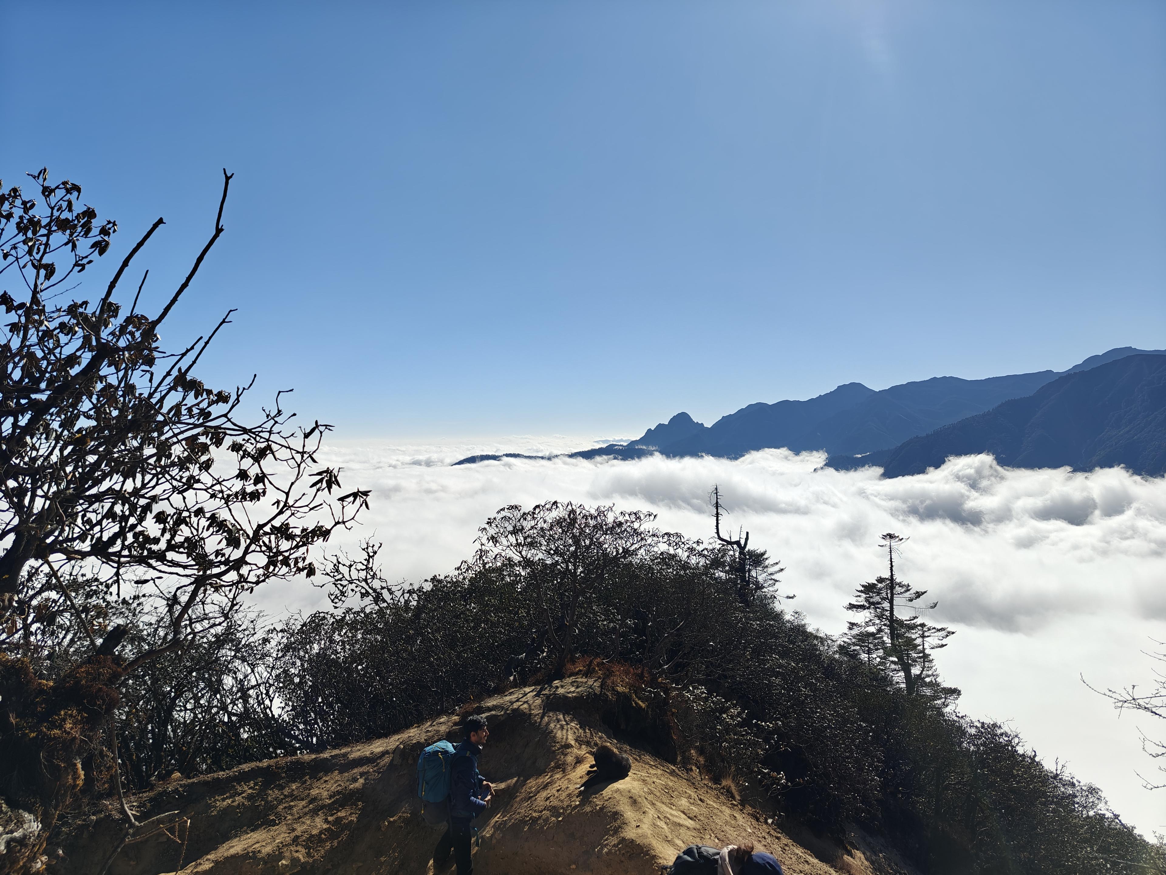 Dzongri Trek scenery 8