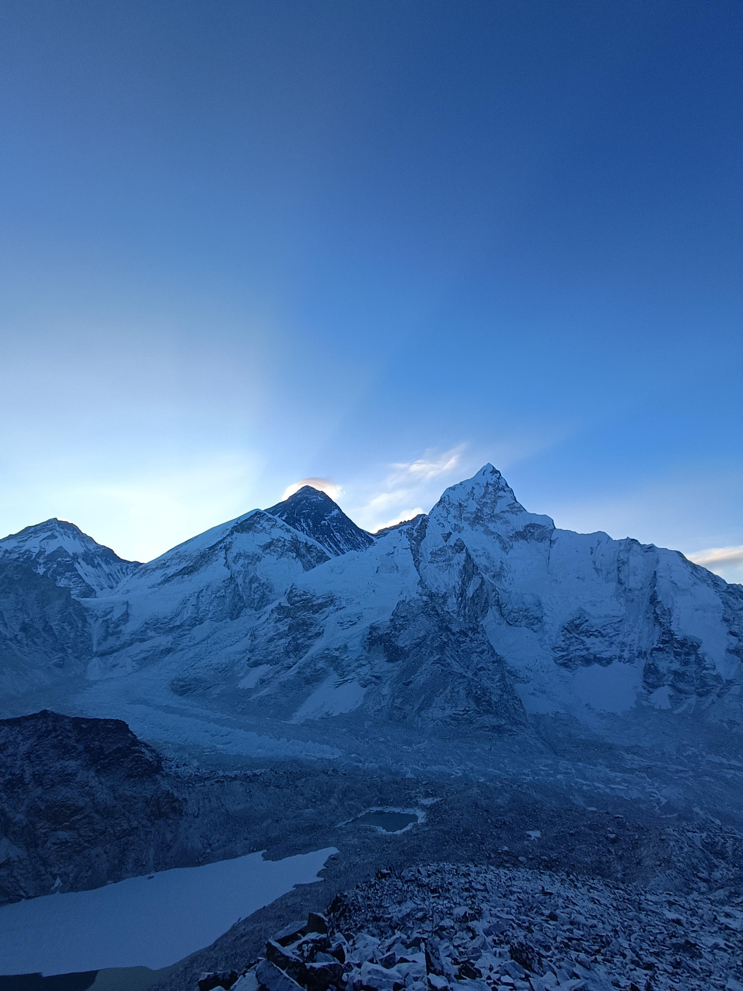 Everest Base Camp scenery 8