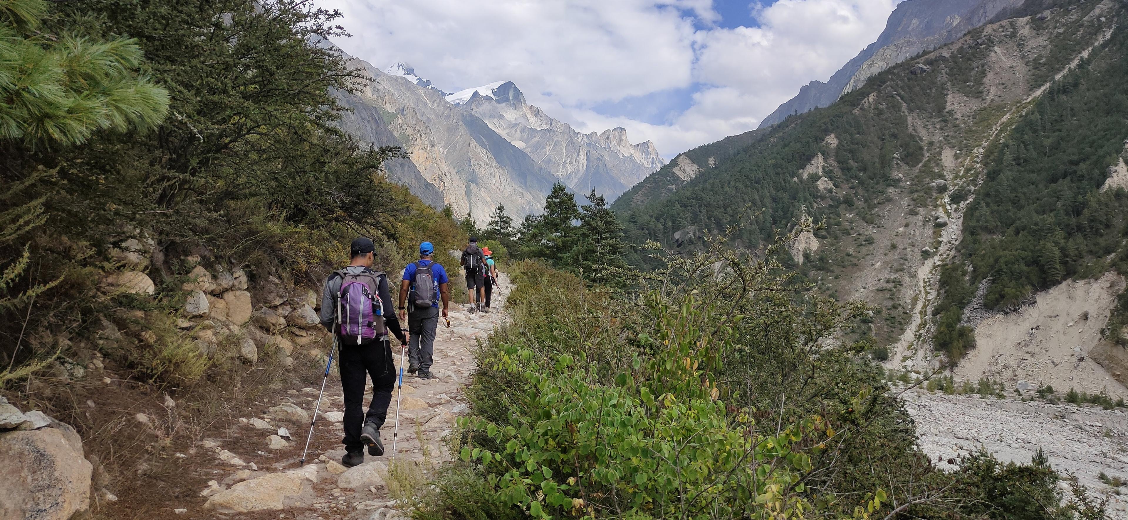 Kalindi Khal Trek scenery 9