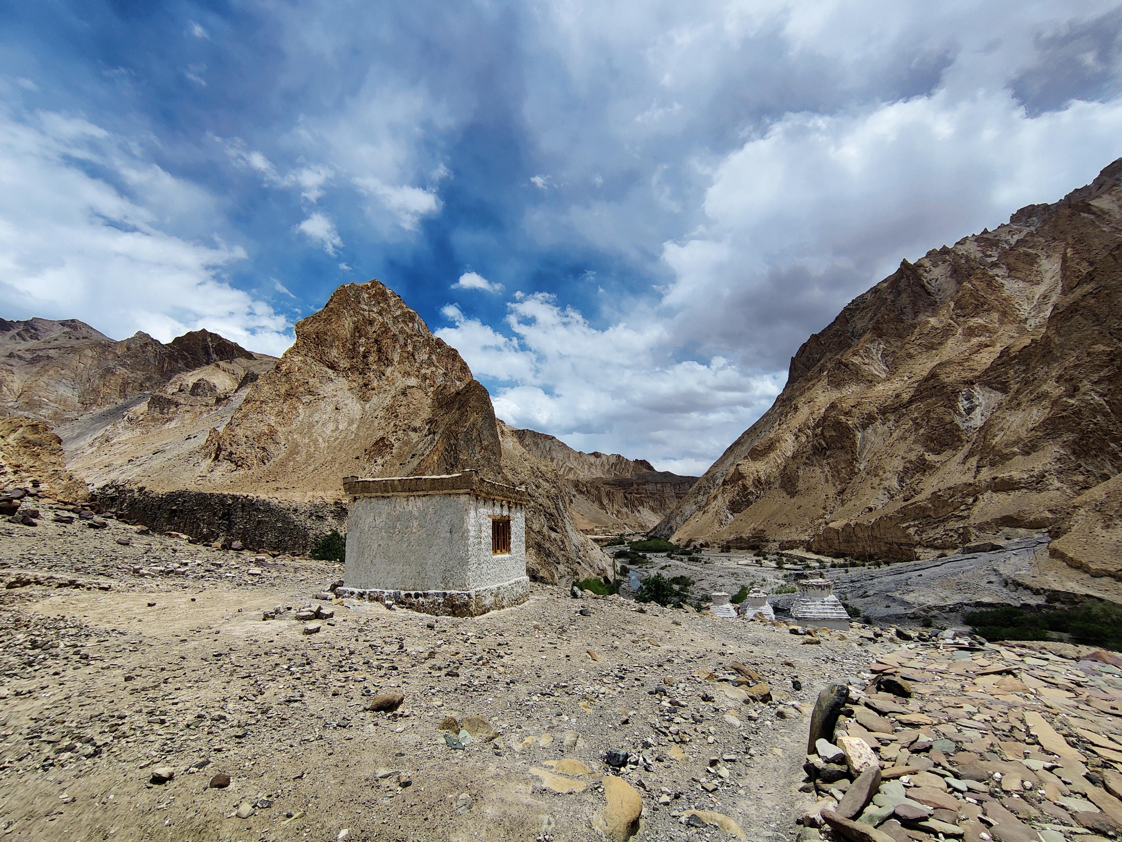 Markha Valley scenery 8