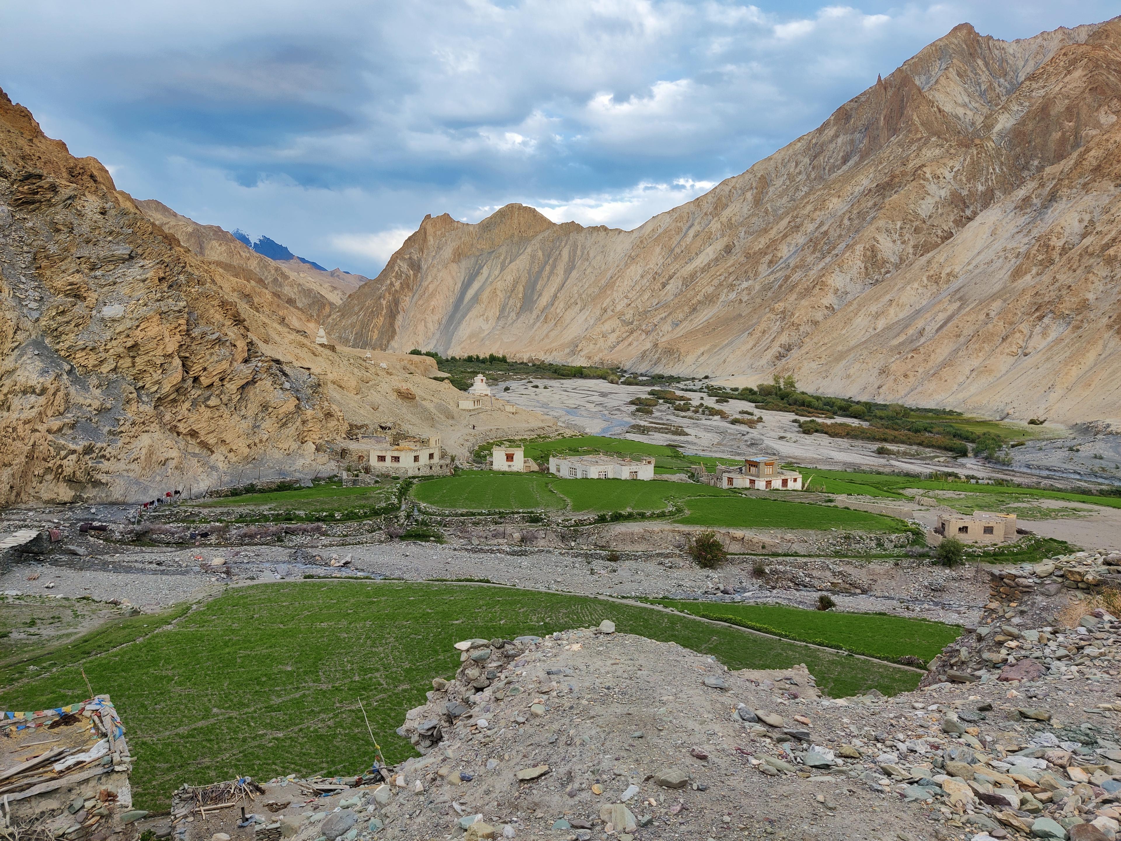 Markha Valley scenery 7