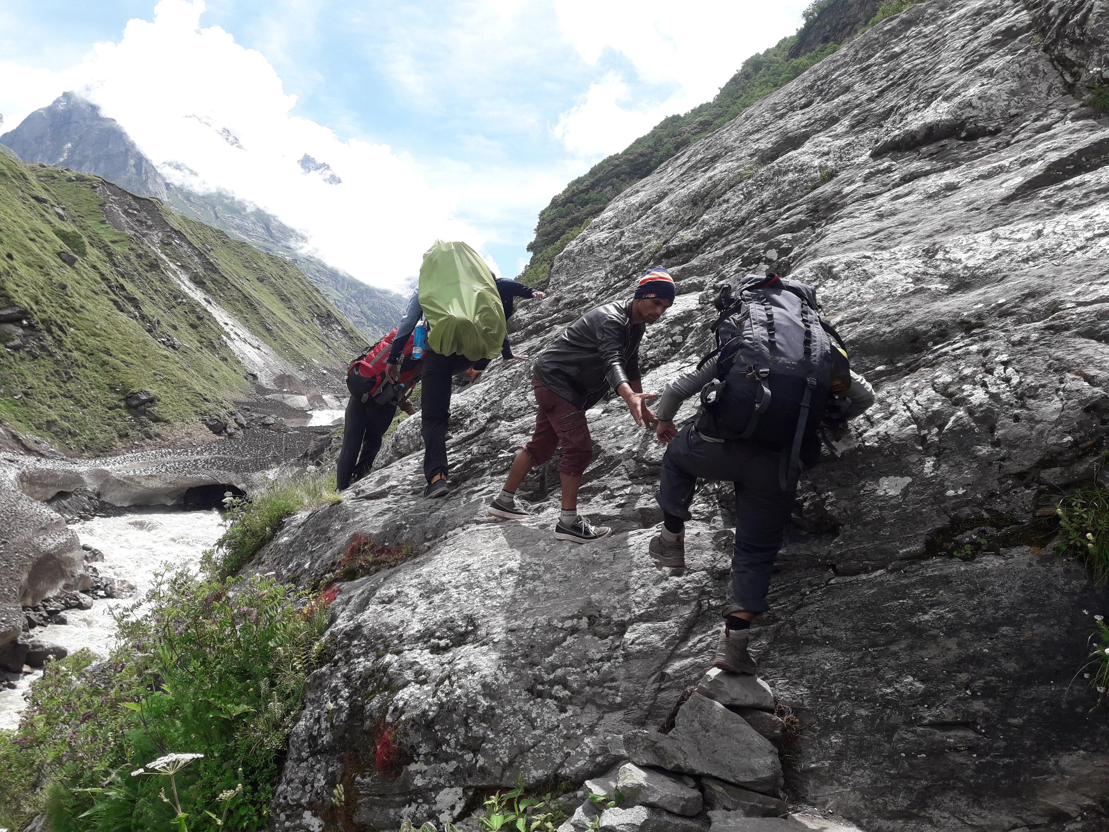 Pin Parvati Pass scenery 5