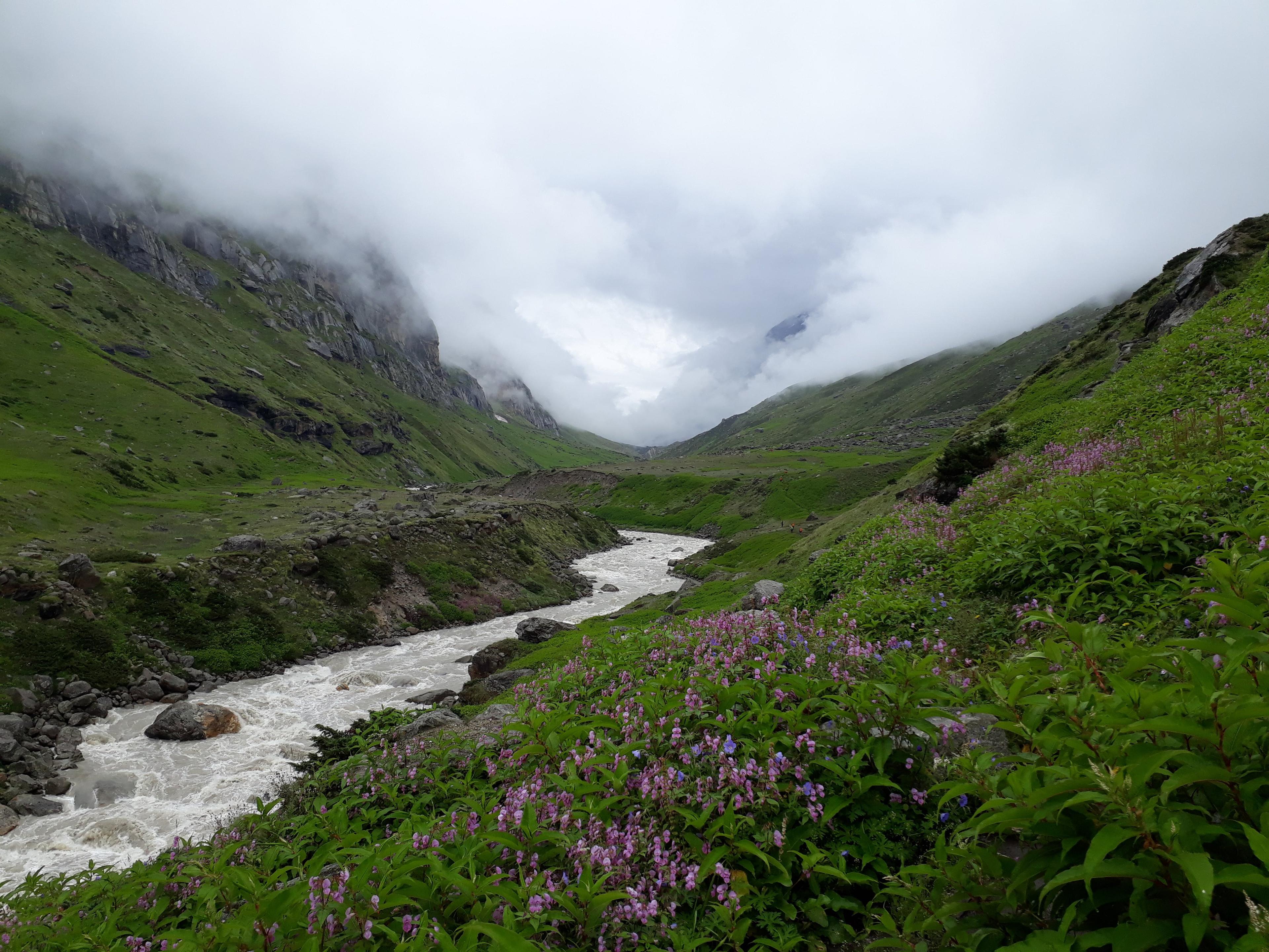 Pin Parvati Pass scenery 11