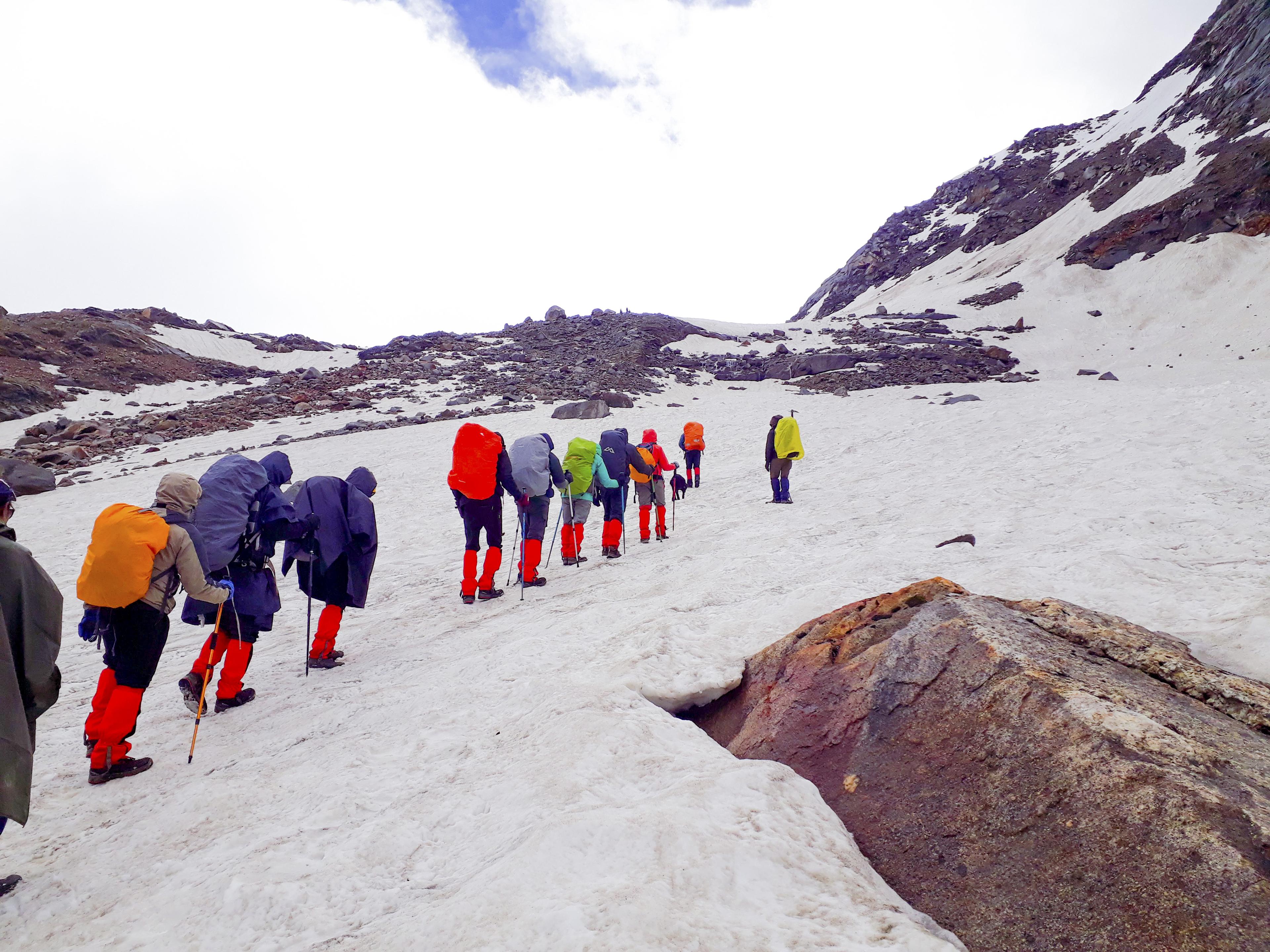 Pin Parvati Pass scenery 21
