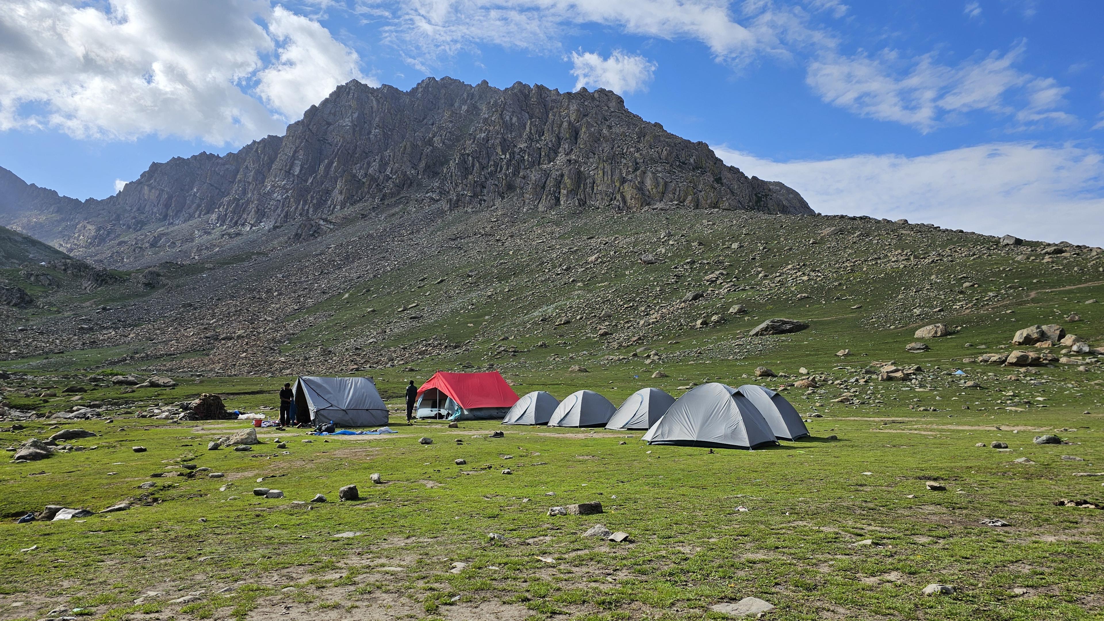 Tarsar Marsar — Twin almond lakes in a sea of flowers