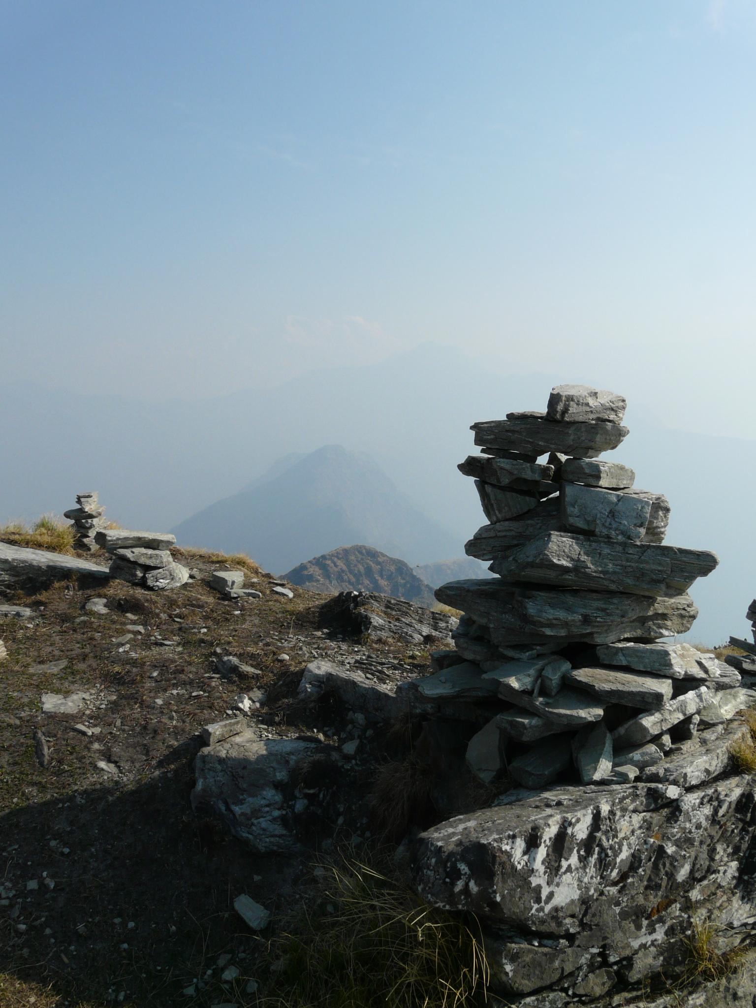 Deoriatal – Chandrashila — A reflection lake and a summit sunrise